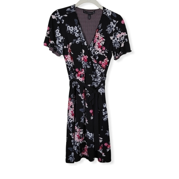 White House Black Market Reversible Floral Print Faux Wrap Dress Size 0 - Picture 12 of 13